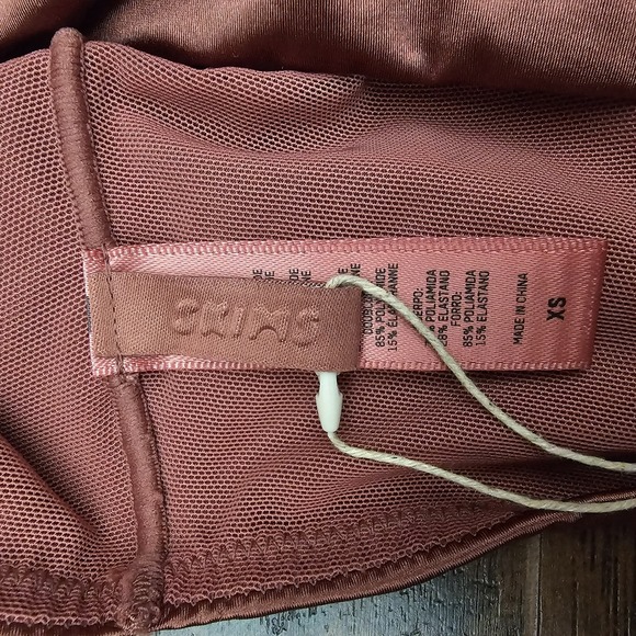 SKIMS Women's Size XS  Berry Stretch Satin Square Neck Bra‎ Intimates - Picture 5 of 7